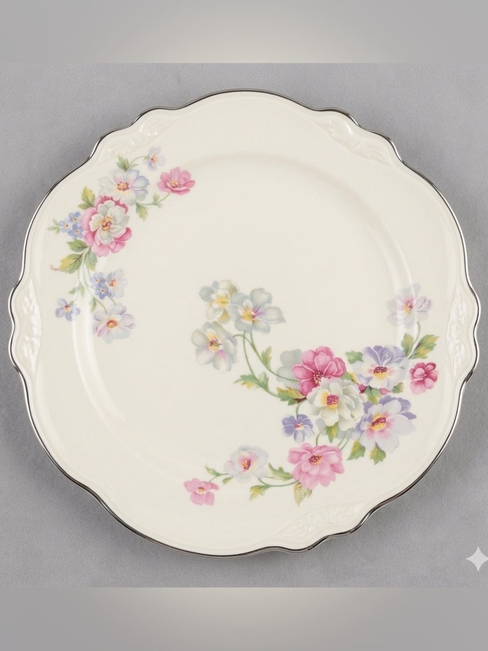 Vintage 1952 Homer Laughlin Virginia Rose Fluffy Rose Dinner Plate Platinum 9"